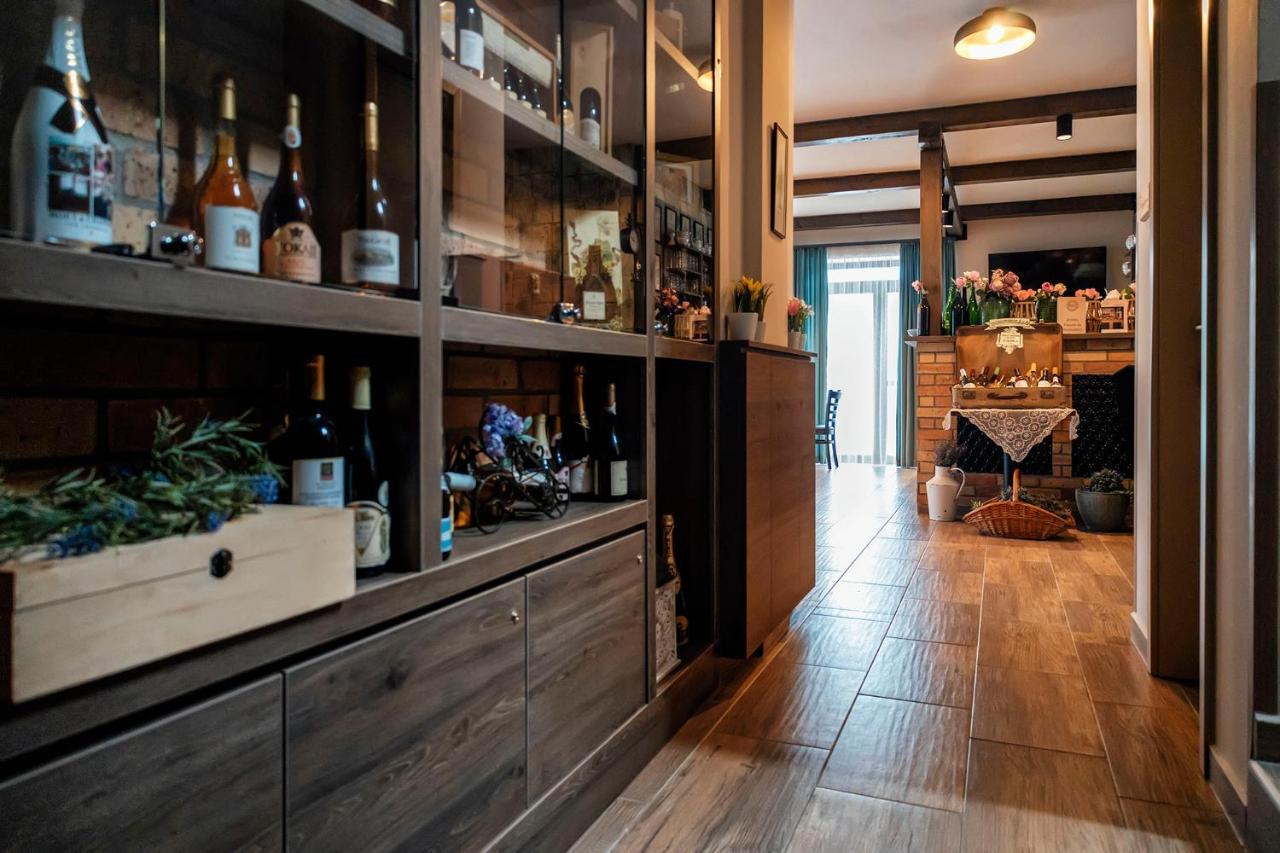 Dreko Panzio & Borbisztro Bed & Breakfast Gyorujbarat Exterior photo