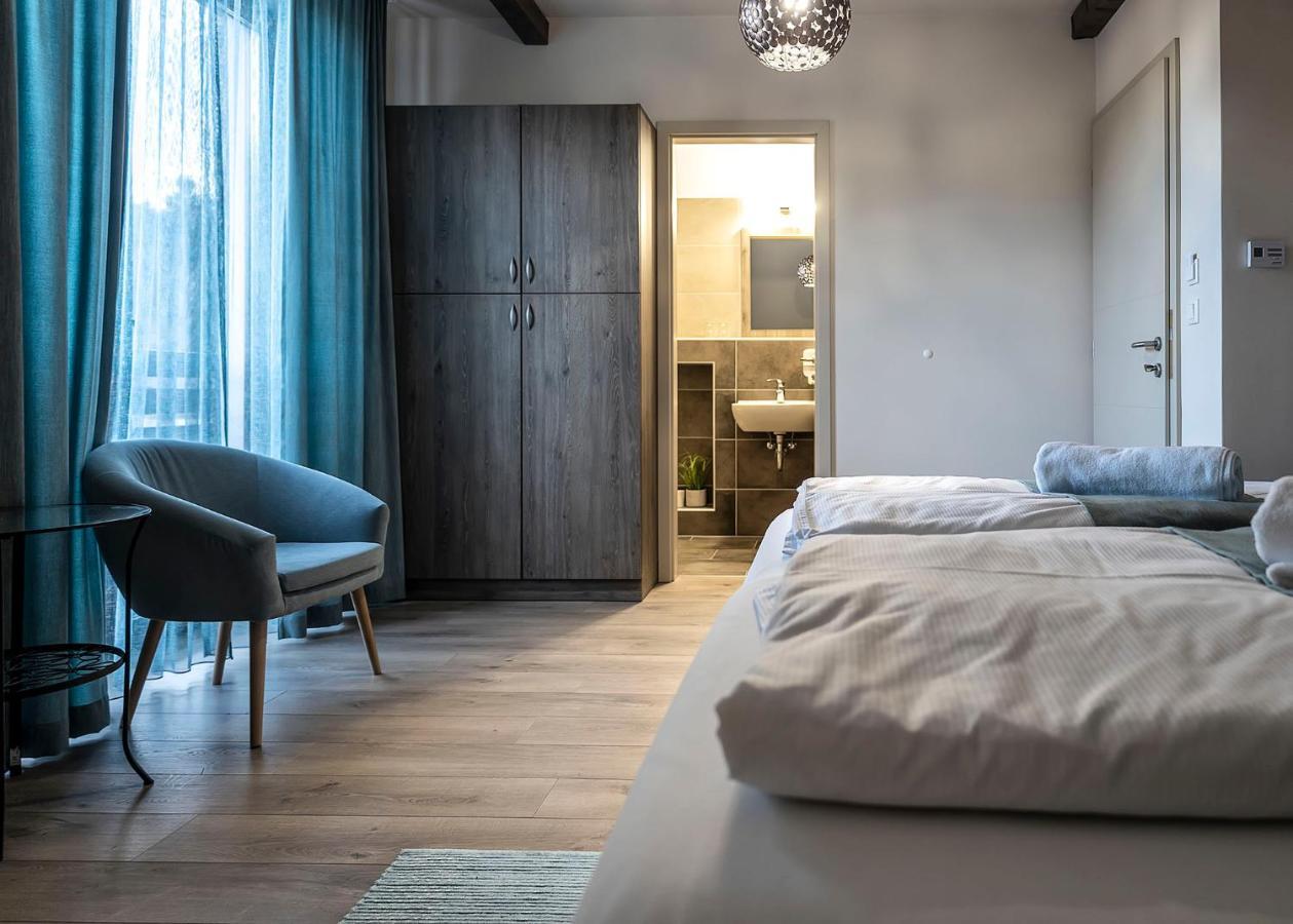 Dreko Panzio & Borbisztro Bed & Breakfast Gyorujbarat Exterior photo