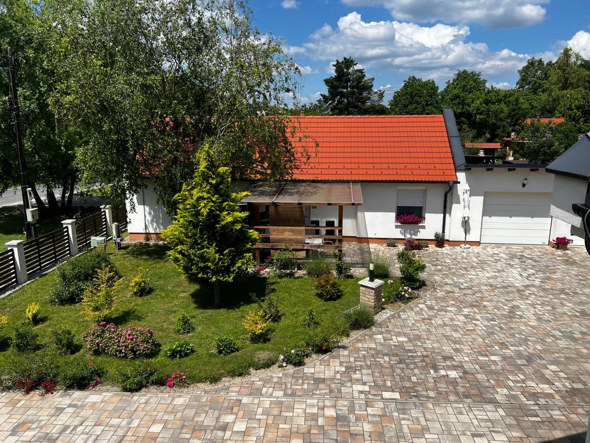 Dreko Panzio & Borbisztro Bed & Breakfast Gyorujbarat Exterior photo