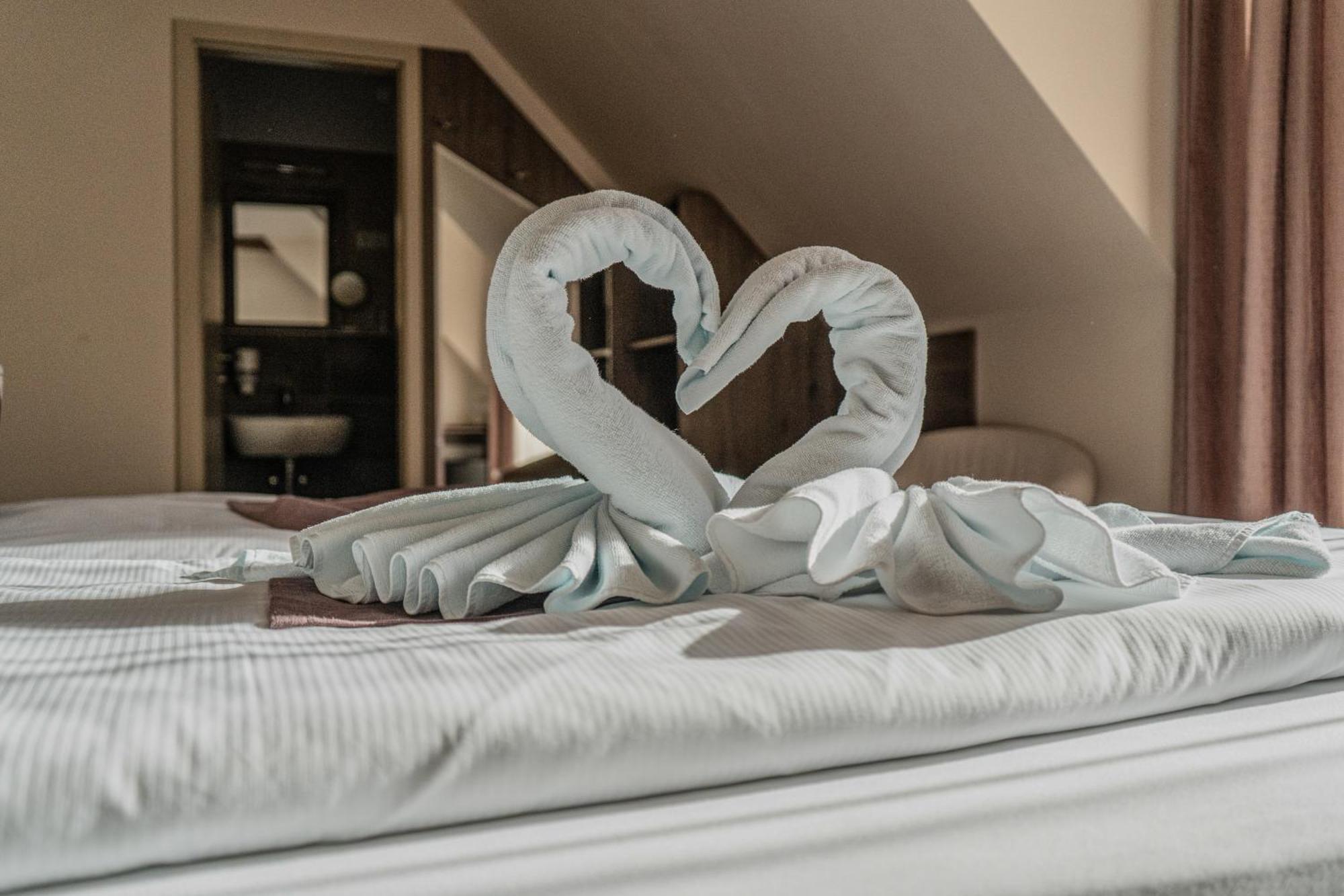 Dreko Panzio & Borbisztro Bed & Breakfast Gyorujbarat Exterior photo